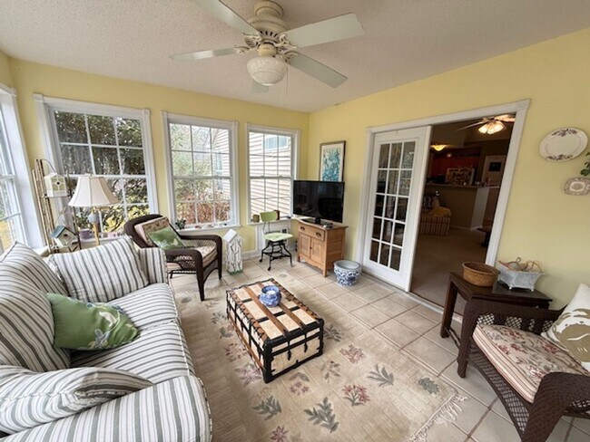 Building Photo - 3 Bedroom 2 Bath House in Shadowmoss - West Ashley