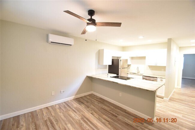 Building Photo - 419 Stremma Rd