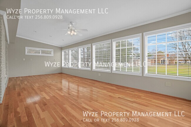 Building Photo - 2202 Manchester Cir SW