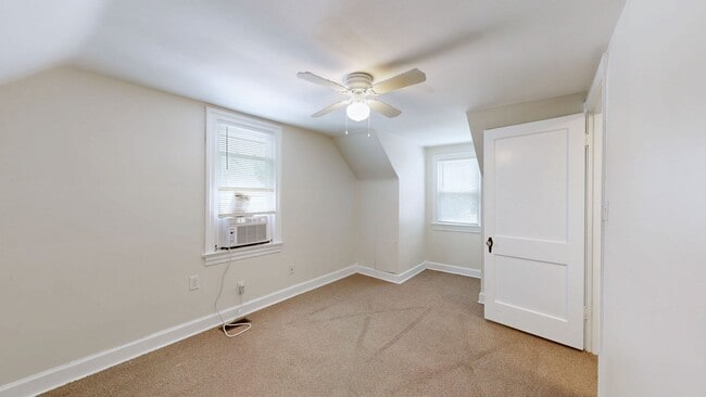 Building Photo - Newly Renovated 2 Bed/1 Bath Home in Camp Taylor