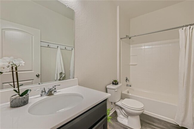 Building Photo - 288 Eves Necklace Dr.