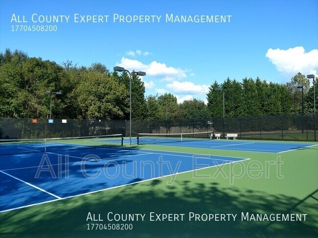 Building Photo - 520 Lazy River Ln