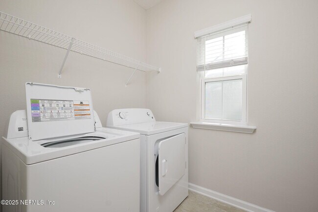 Building Photo - 299 Clarys Run