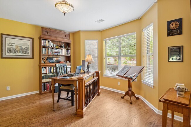 Building Photo - Everything included in rent price!! All ut...