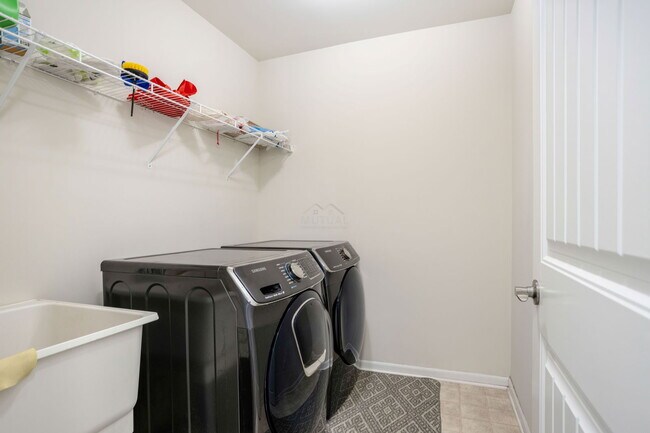 Building Photo - 2391 Findley Cir