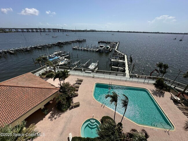 Building Photo - 102 Riverside Dr
