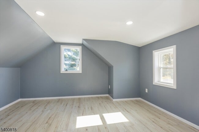 Building Photo - 1 Pine Ct