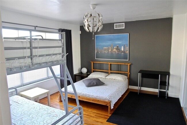 Building Photo - 1650 NE 171st St