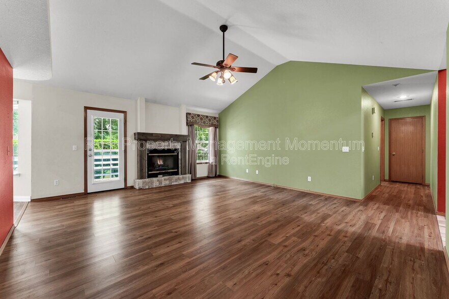 Building Photo - 1111 W Poplar St
