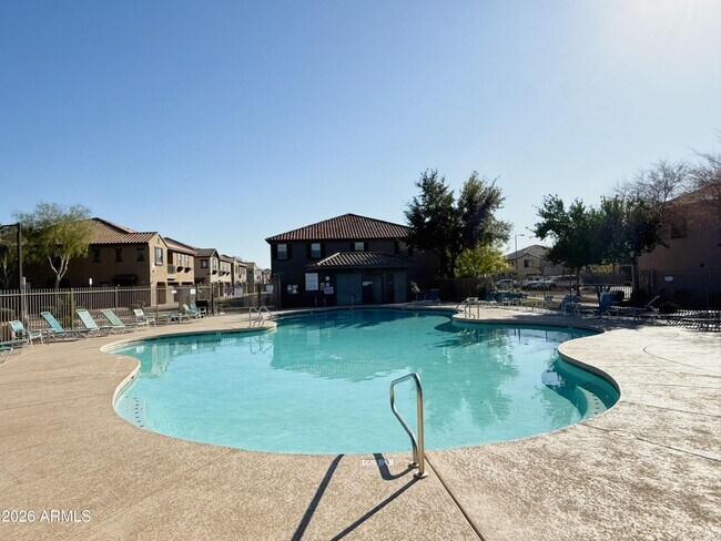 Building Photo - 1330 S Aaron