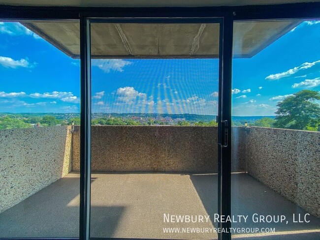 Building Photo - 530 N Main St