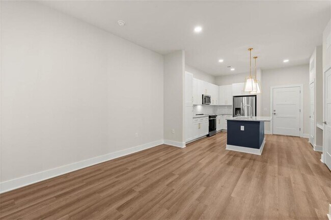 Building Photo - 2648 Sandy Plains Rd