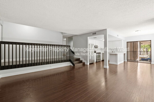 Building Photo - 4705 SW 62nd Ave