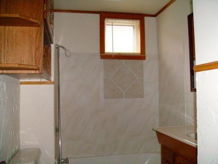 Building Photo - 266 E 8th St