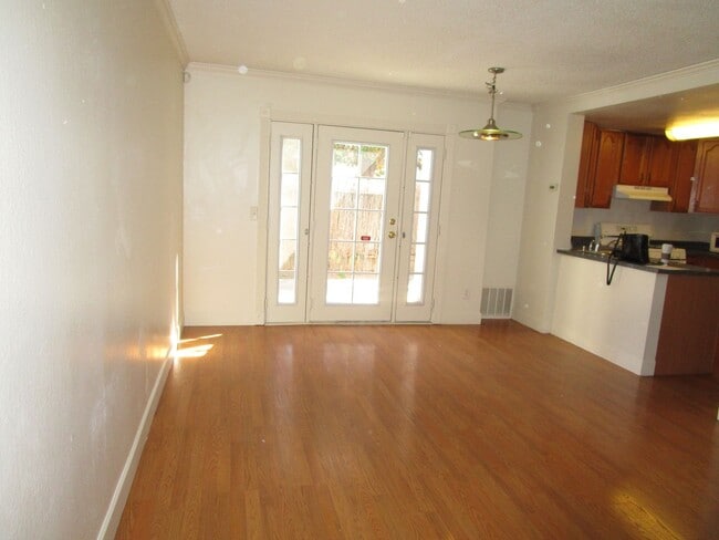 Building Photo - 53 El Basset Ct