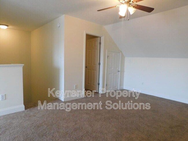 Building Photo - 20 Enchanted View Cir
