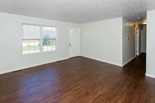 Building Photo - DELHI TOWNSHIP-Cute updated 3 bedroom 2bath ranch in OHSD w/huge 2 car garage