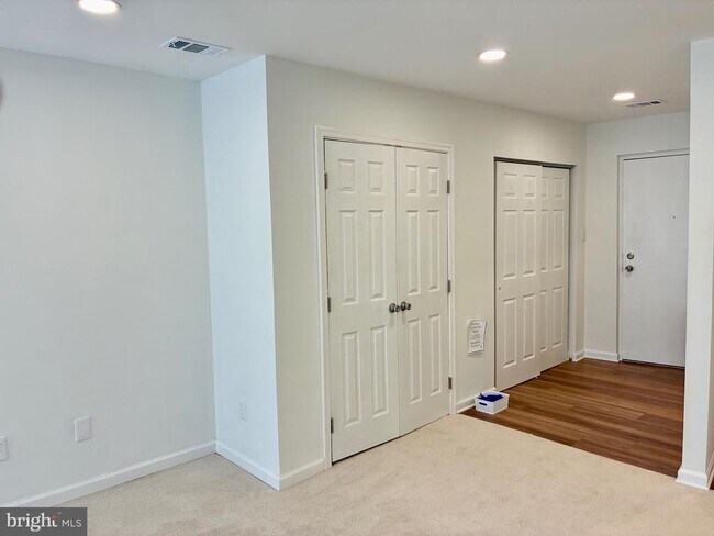 Building Photo - 5772 Rexford Ct