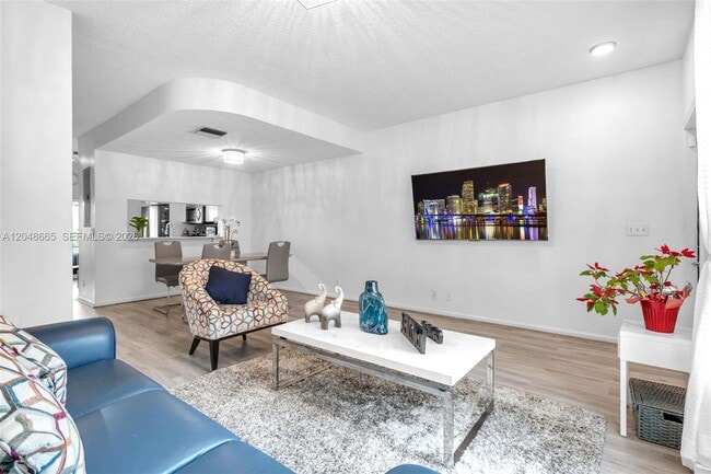 Building Photo - 9925 NW 57th Manor