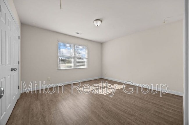 Building Photo - 62 River Stancil Dr