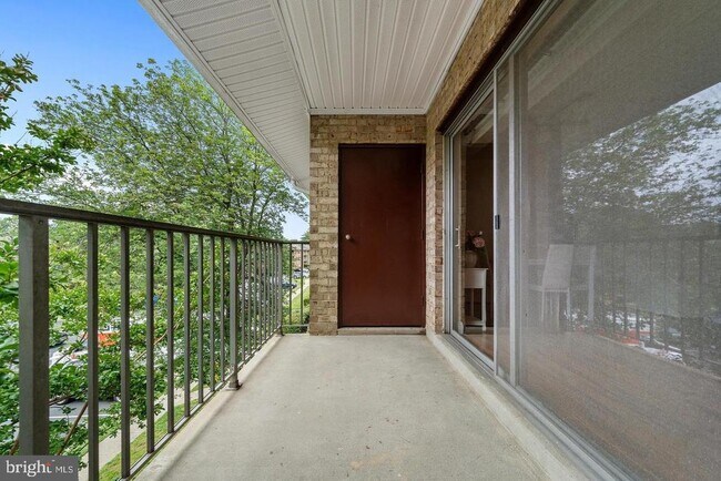 Building Photo - 7984 Audubon Ave