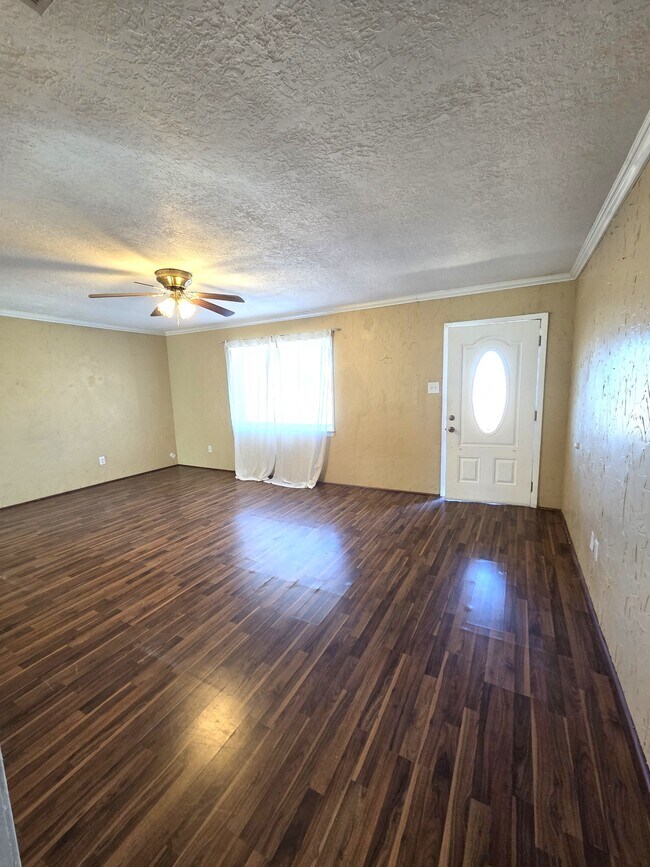 Building Photo - 121 County Rd 637