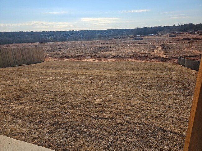 Building Photo - New 3 bedroom 2 bath home in Edmond schools