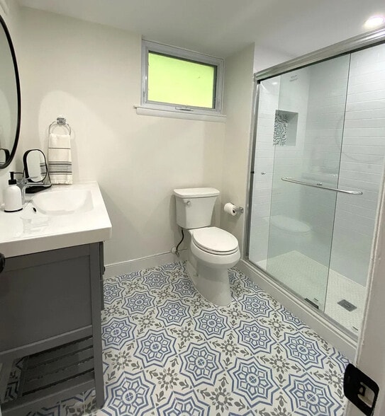 Bathroom - 14121 Bauer Dr