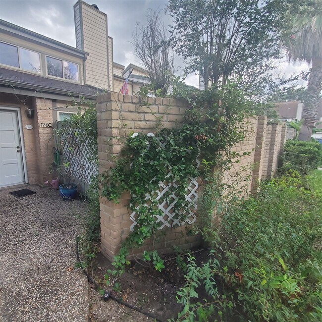 Primary Photo - 726 Country Pl Dr