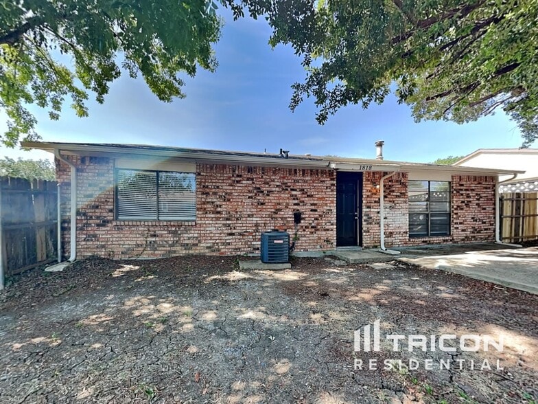 Building Photo - 1818 Pilot Way
