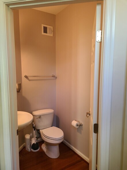 foyer half-bath - 832 Rock Creek Rd