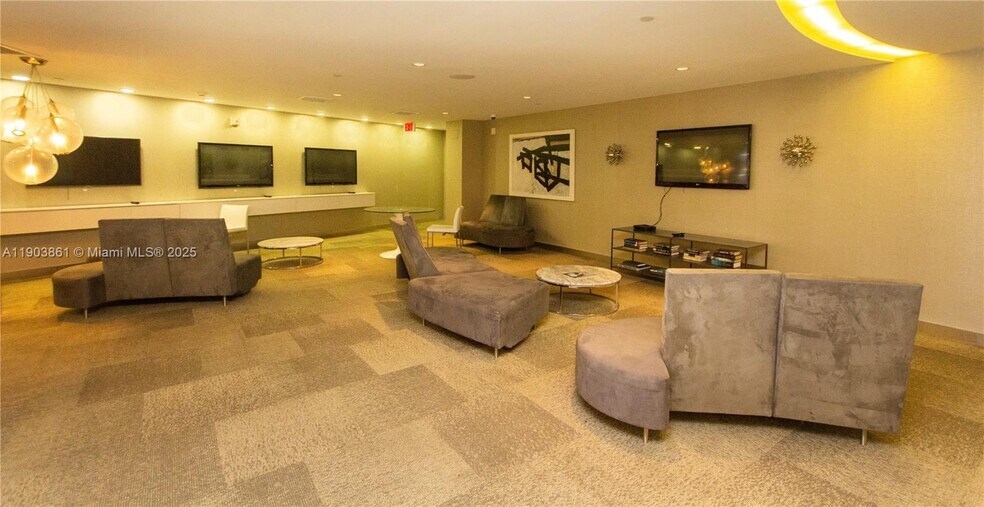 Building Photo - 92 SW 3rd St