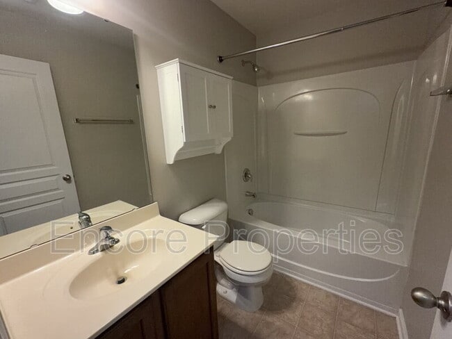 Building Photo - 1200 Grace Point Rd