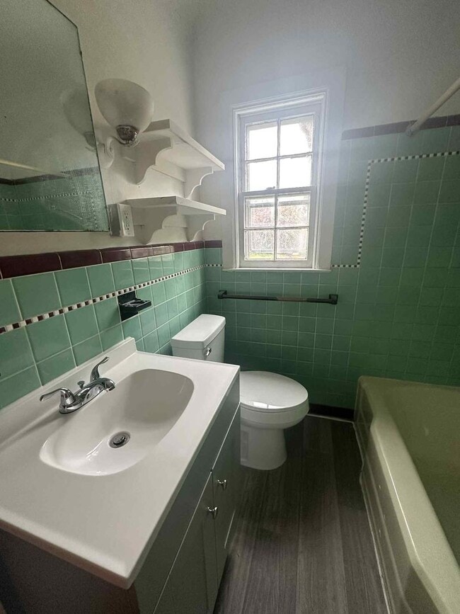 Building Photo - 3 Bed/1 Bath House