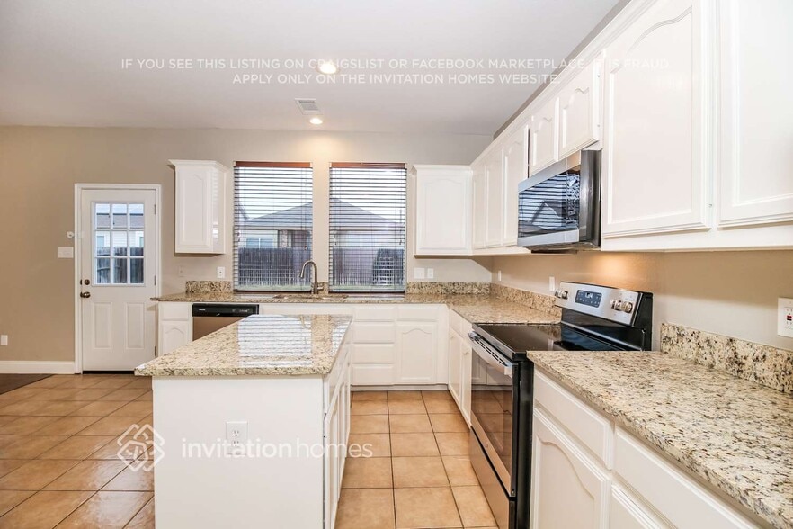 Building Photo - 6231 Farrah Dr