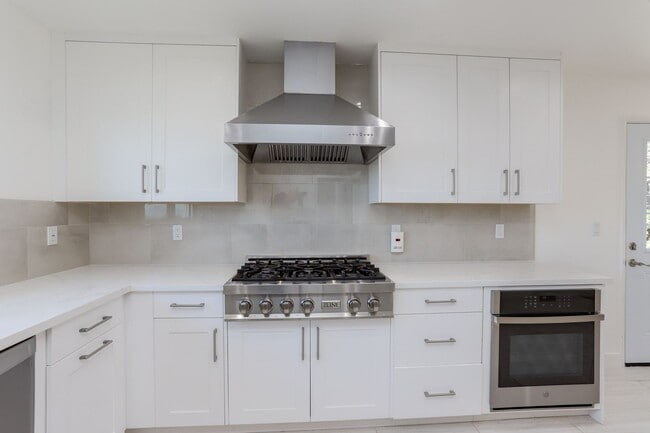 Building Photo - 3BR/2.5BA Mills Estates Home + Bonus Room | Bay Views, Yard & 2-Car Garage | YouTube Tour