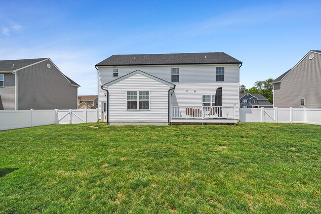 Building Photo - 150 Cilento Dr