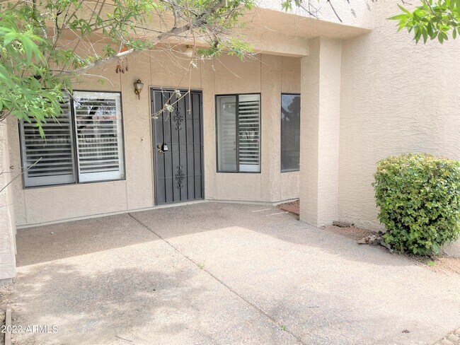 Primary Photo - 11666 N 28th Dr