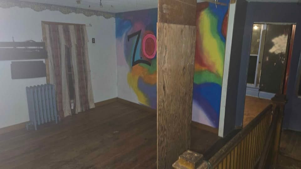 Building Photo - 222 S Broadway St