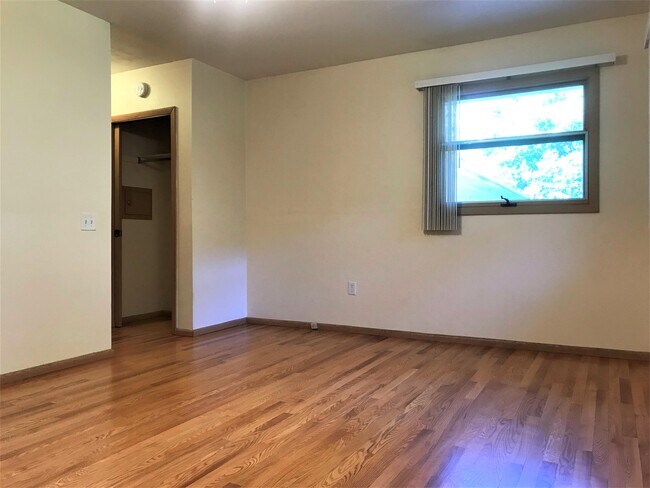 Building Photo - 5806 Tolman Terrace