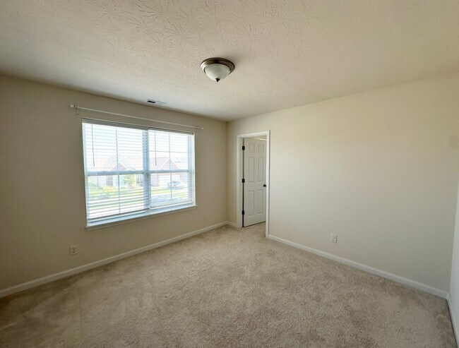 Building Photo - 1327 Sunnybrook Ln