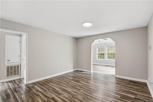 Building Photo - 6813 Foxton Ct