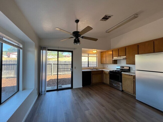 Building Photo - 309 Oak Meadow Ln