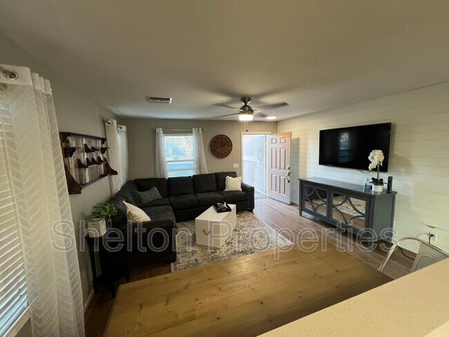 Building Photo - 15439 W Cortez St