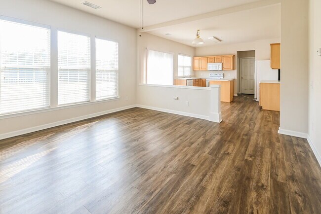 Building Photo - 10617 Red Pine Ct