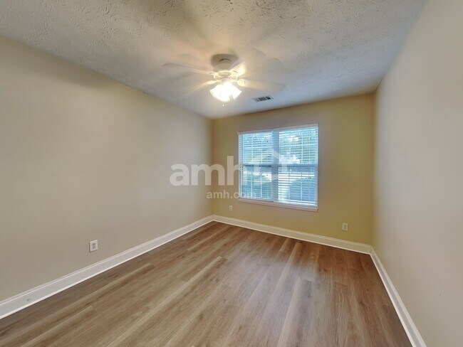 Building Photo - 785 Mount Royal Cv