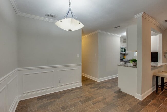 Building Photo - 2135 Victory Garden Ln