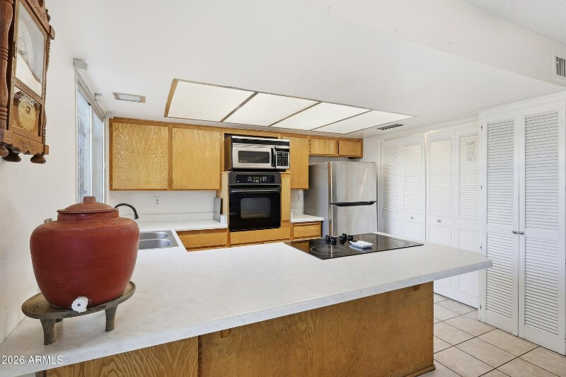 Building Photo - 3701 S Mill Ave