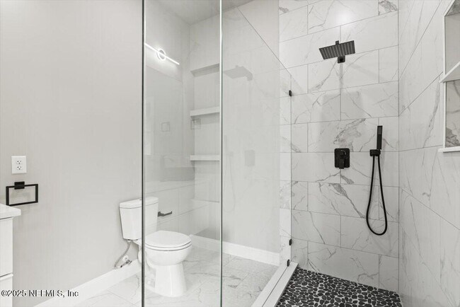 Building Photo - 5405 Heckscher Dr