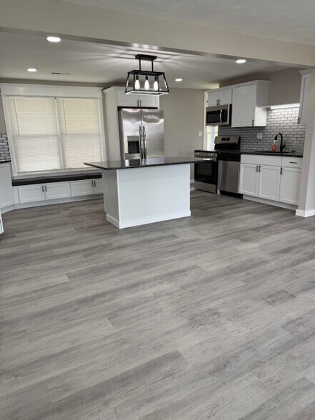 Building Photo - 1760 Shoshoni Dr